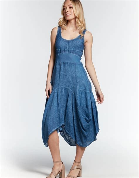 How to choose the perfect magic linen dress for your body type
